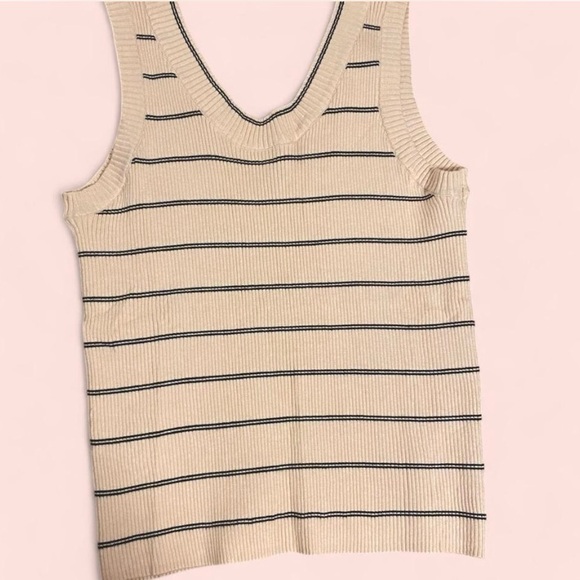 Striped Beige Sleeveless Crop Top Vneck - Picture 1 of 1